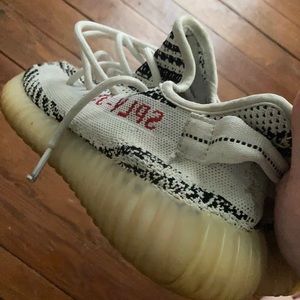 Yeezy Boost 350 V2 Zebra